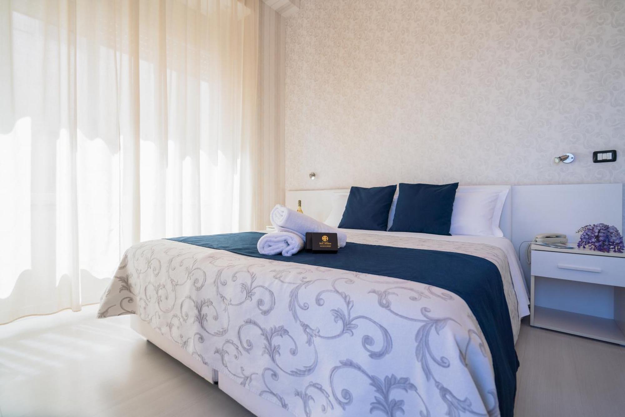 Superior Double Room Balcony Sea View